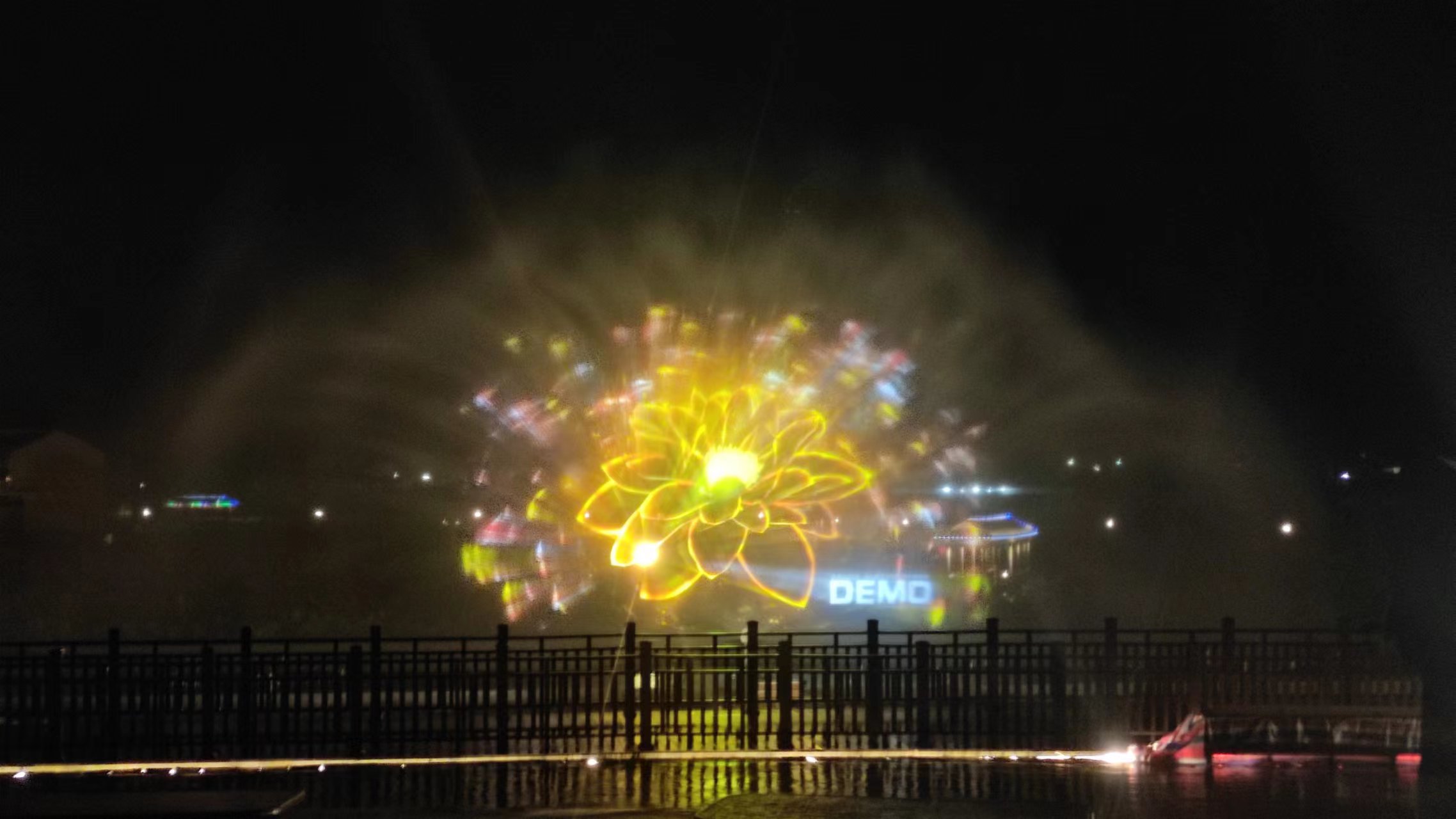 ɽ���ĳ�ˮĻ��Ӱ